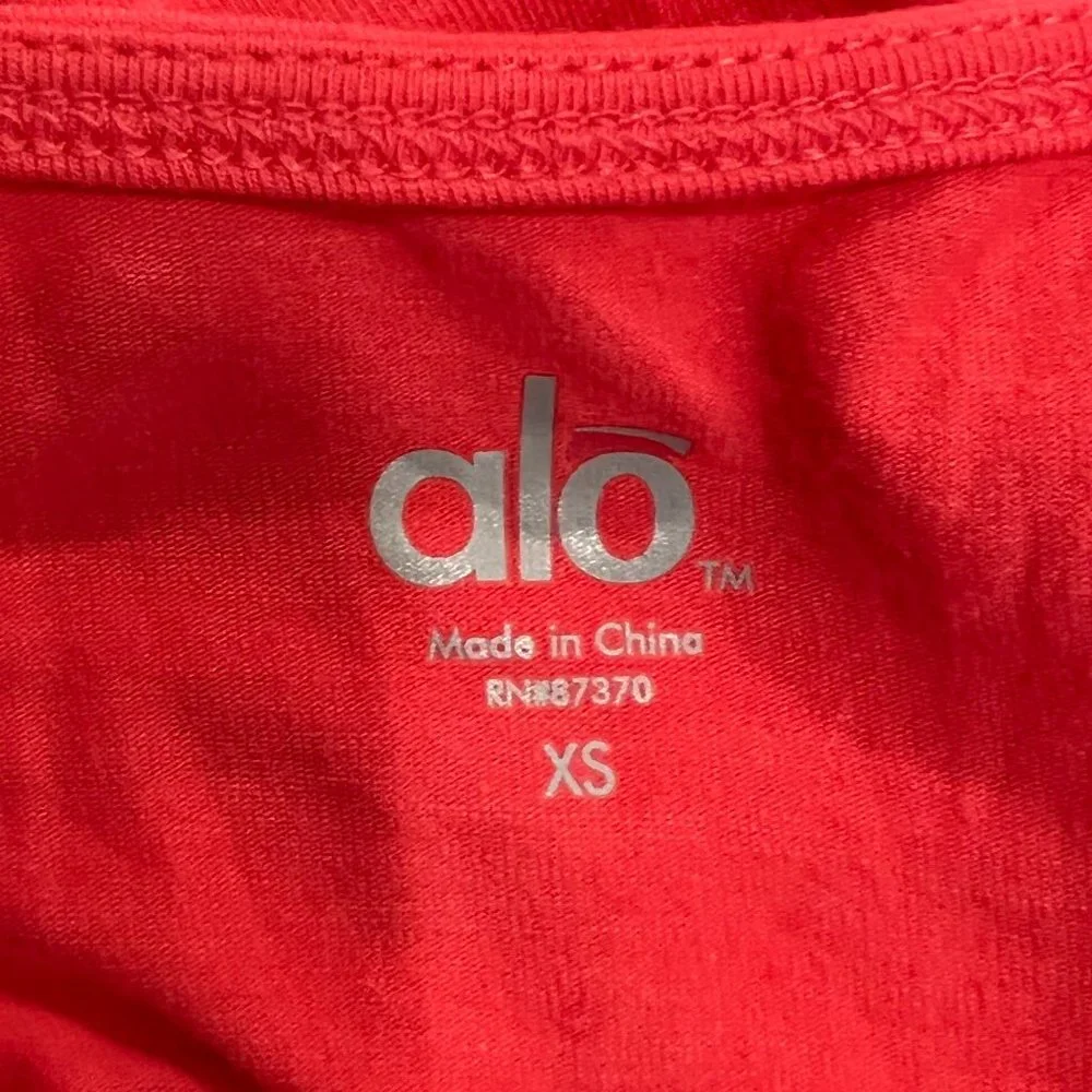 Alo Yoga Women's Asana Asymmetrical Drape Yoga Top Size XS Riot Pink Long Sleeve